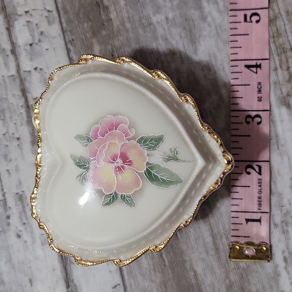 Vintage Porcelain Heart Musical Trinket Box - Picture 9 of 10